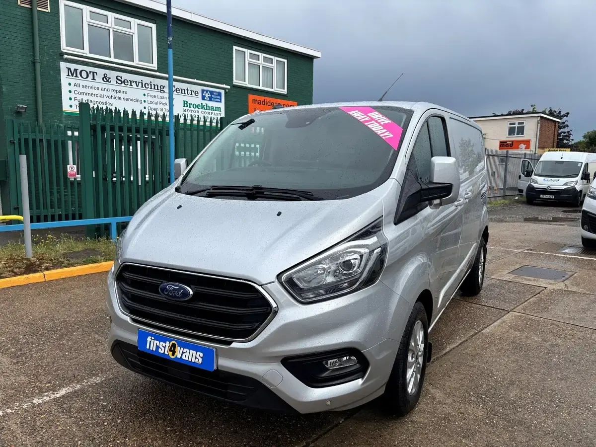 Used Ford Transit Custom Limited 130 HP (95 kW) 2022 Silver