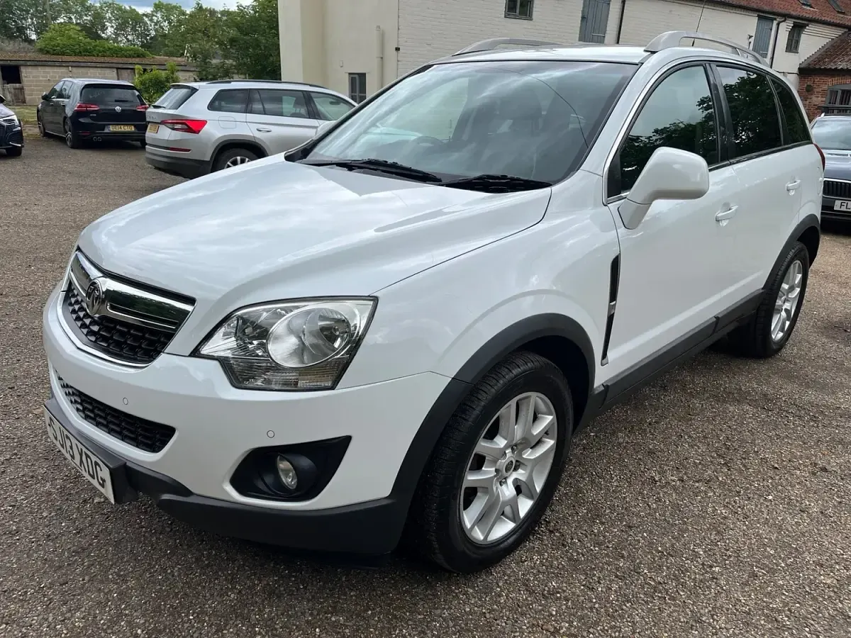 Used Vauxhall Antara 2013 White SUV