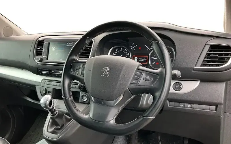 Used Peugeot Traveller Allure 150 HP (110 kW) 2019 Silver MPV