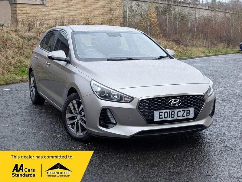 Used Hyundai i30 SE 120 HP (88 kW) 2018 Beige Hatchback
