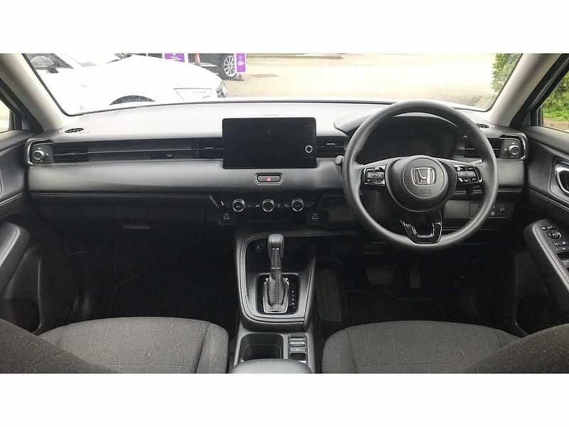 Used Honda HR-V Elegance 129 HP (94 kW) 2023 White SUV