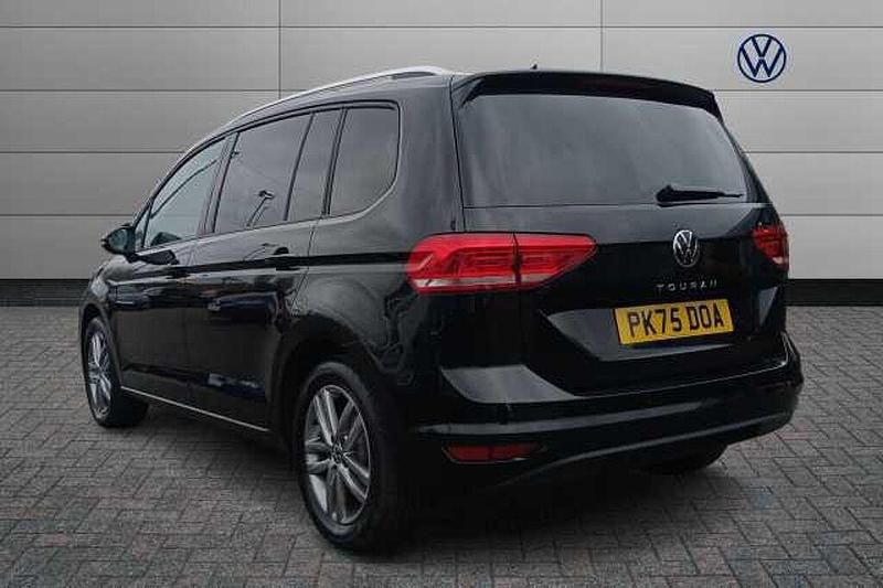 Used VW Touran Match 150 HP (110 kW) 2025 Black MPV