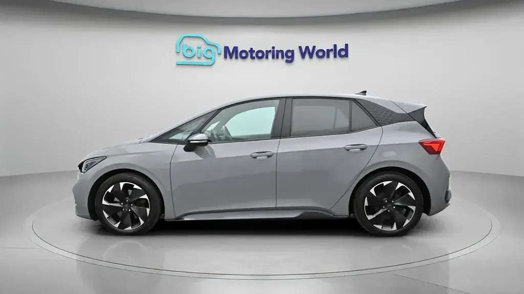 Begagnad Cupra Born e-Boost 169 kW (230 HK) 2024 Halvkombi