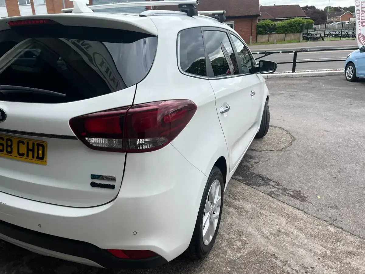Usado Kia Carens 135 CV (99 kW) 2018 Blanco Monovolumen