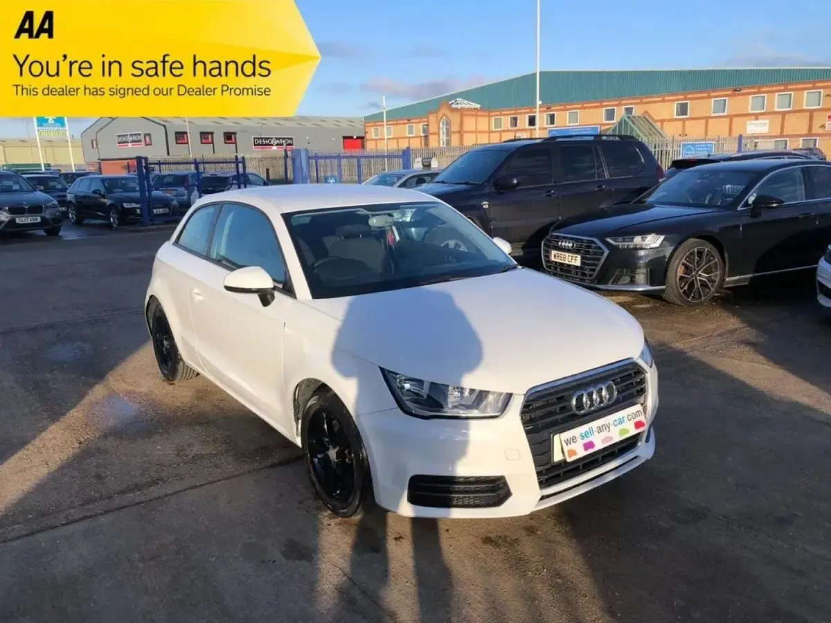 Begagnad Audi A1 Design 116 HK (85 kW) 2015 Vit Halvkombi