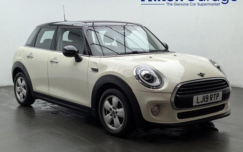 Used Mini Cooper Classic 136 HP (100 kW) 2019 White Hatchback