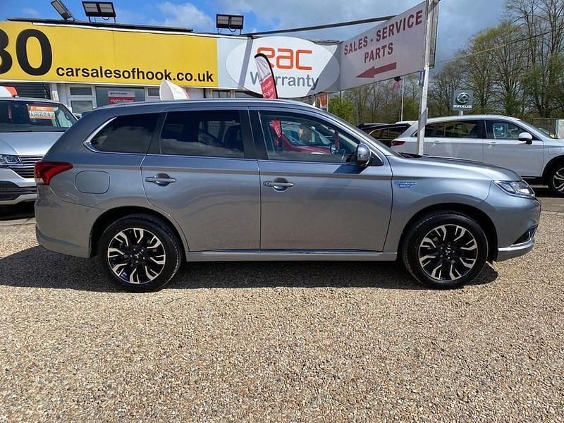 Used Mitsubishi Outlander P-HEV 2016 Grey SUV