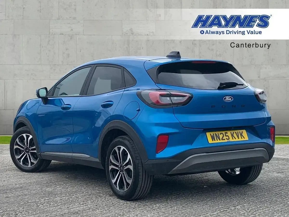 Käytetty Ford Puma Titanium 125 HP (91 kW) 2025 Sininen Katumaasturi