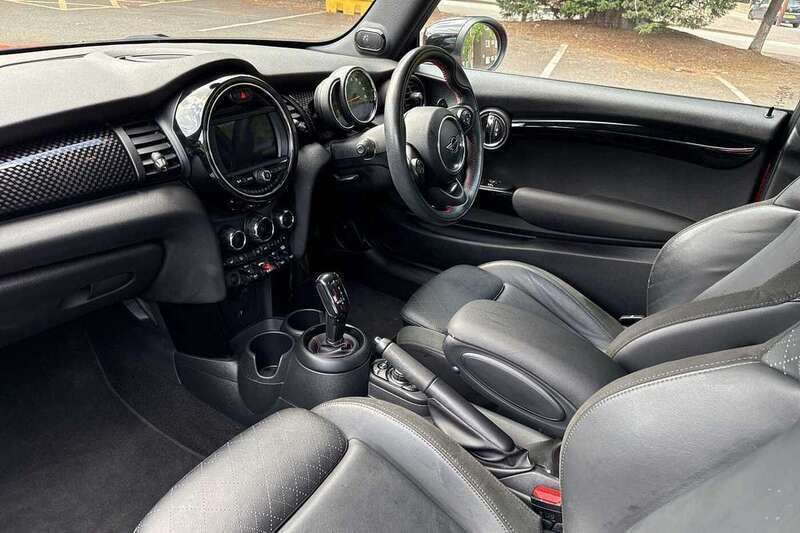 Image 2/4