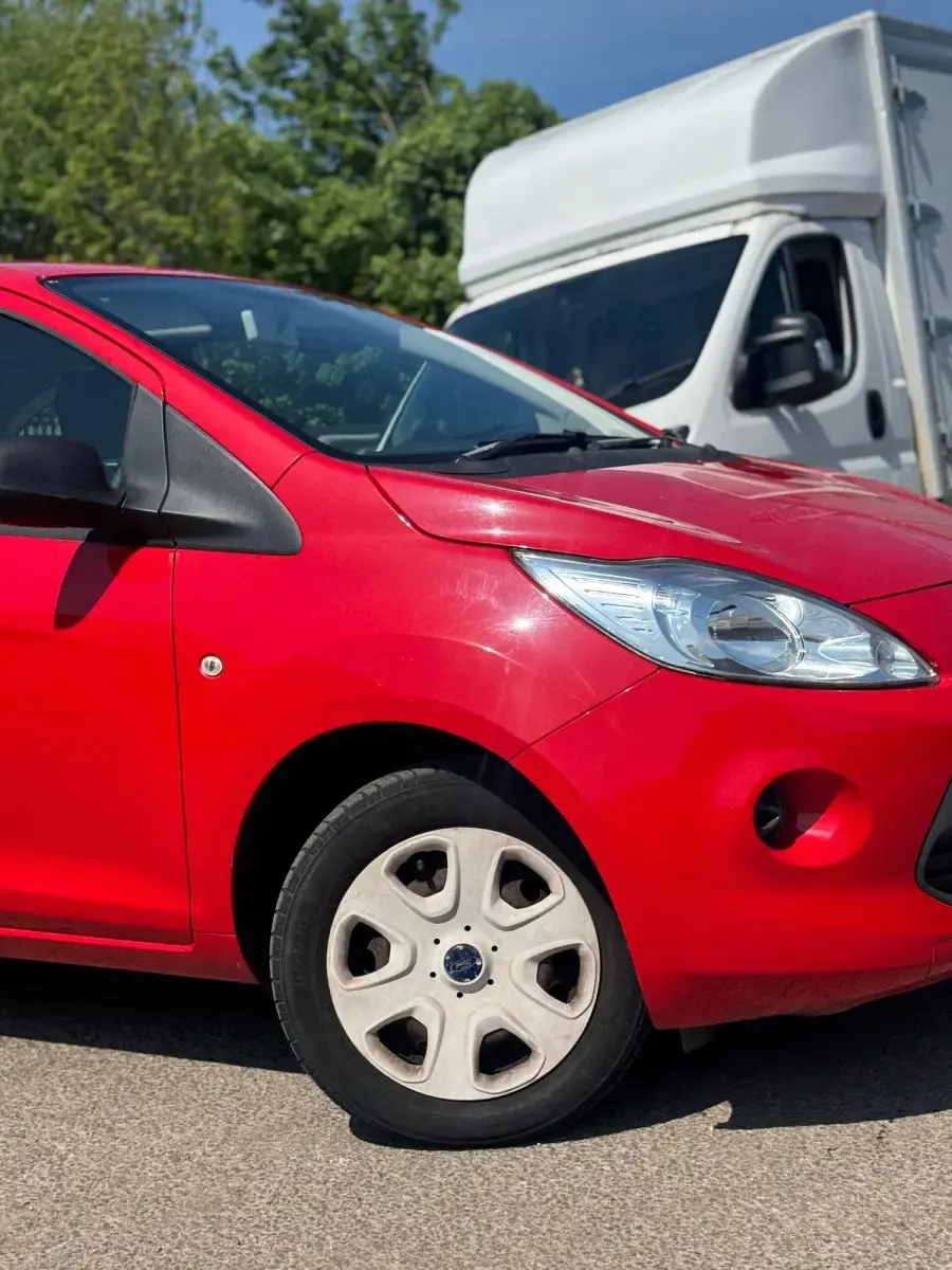Usado Ford Ka Studio 69 HP (50 kW) 2013 Vermelho Citadino