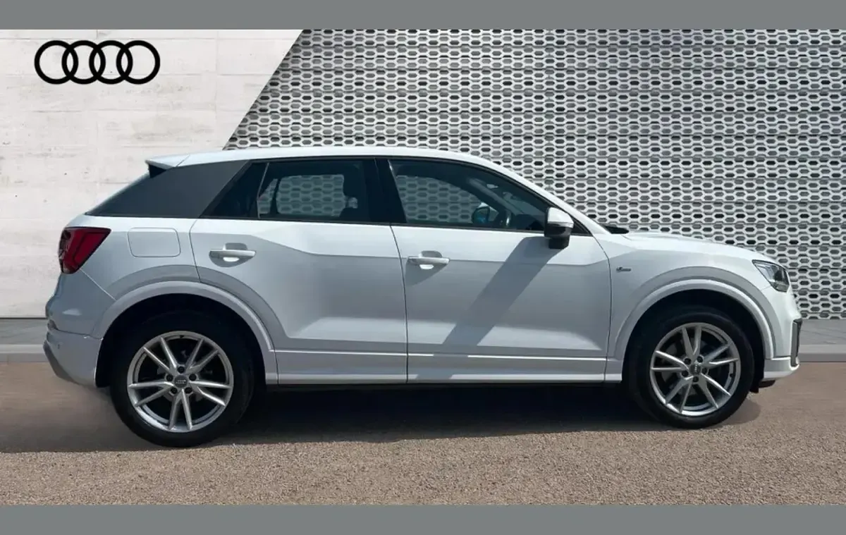 Used Audi Q2 S-Line 113 HP (83 kW) 2019 White SUV