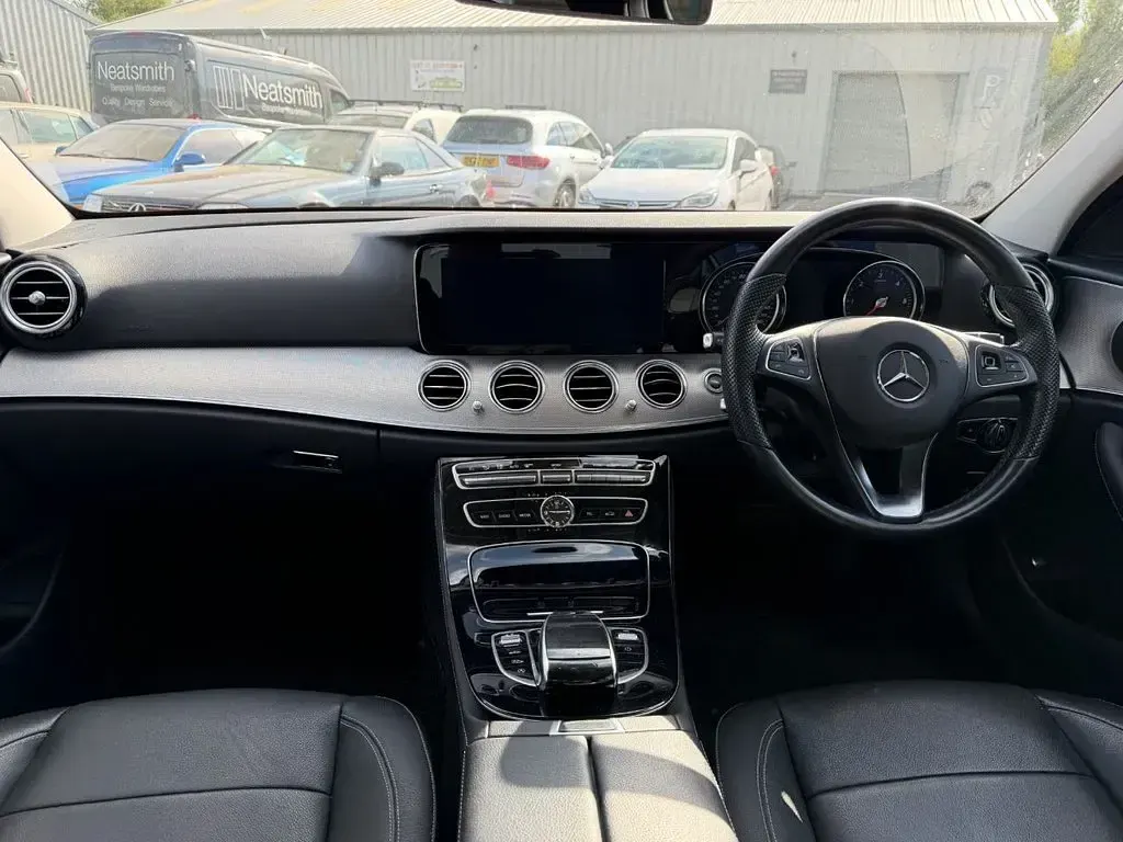 Used Mercedes E350 SE 258 HP (189 kW) 2017 Blue Sedan