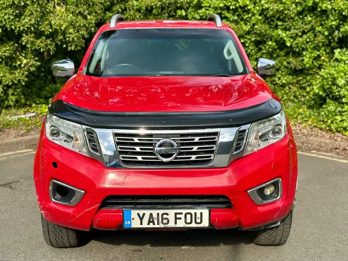 Usado Nissan Navara Tekna 190 CV (139 kW) 2016 Rojo Pickup/Camioneta