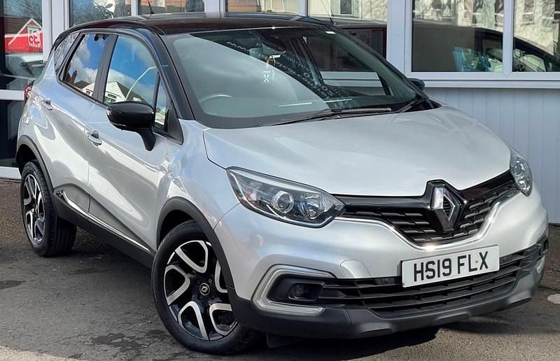 Used Renault Captur Iconic 90 HP (66 kW) 2019 Grey/black SUV