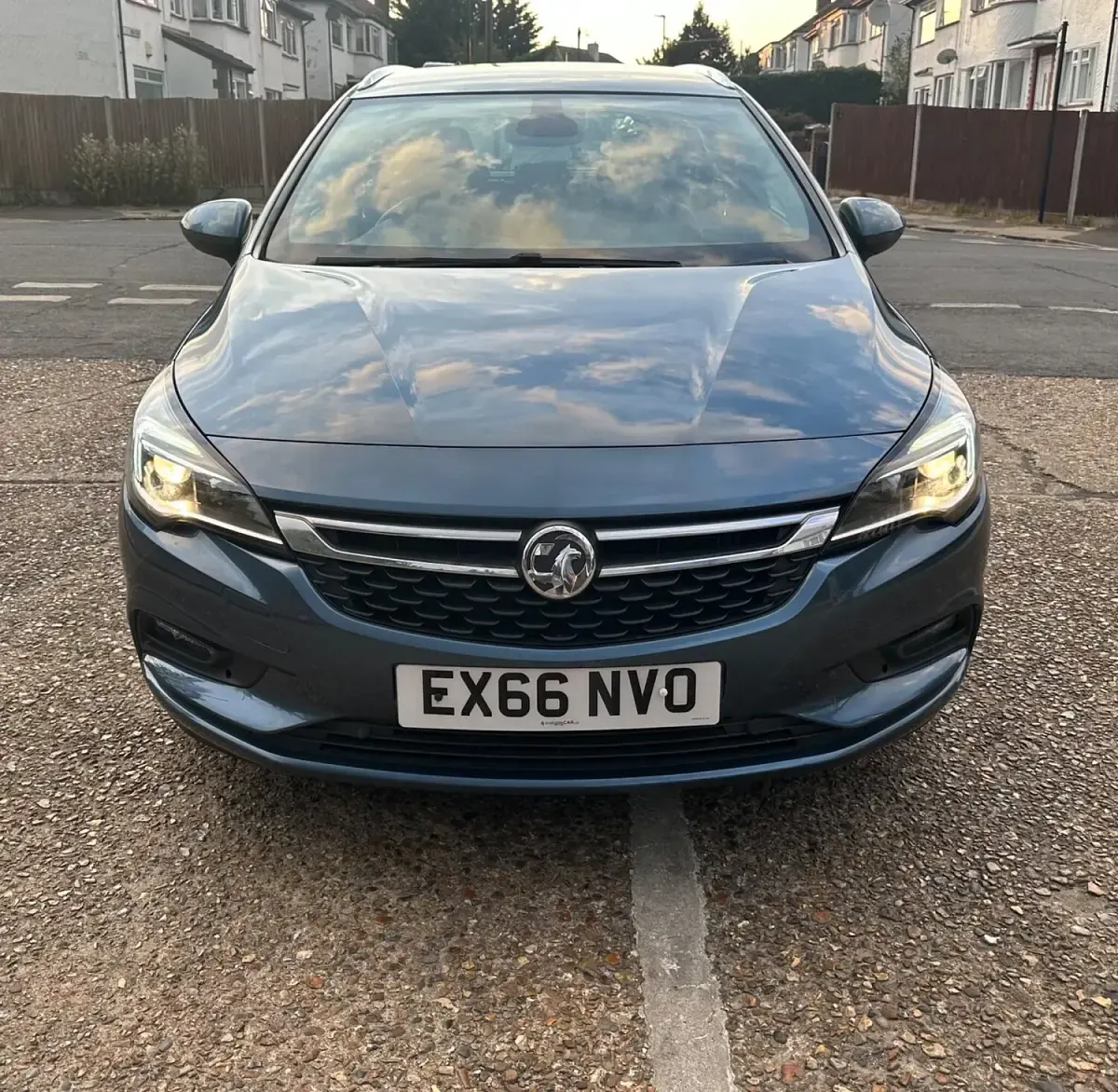 Used Vauxhall Astra Elite 150 HP (110 kW) 2016 Blue Estate