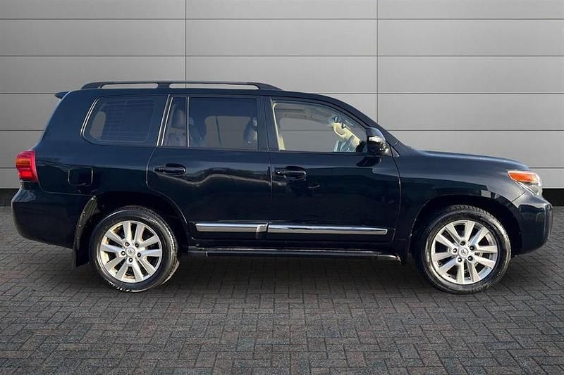 Used Toyota Land Cruiser 272 HP (200 kW) 2013 Galaxy black SUV