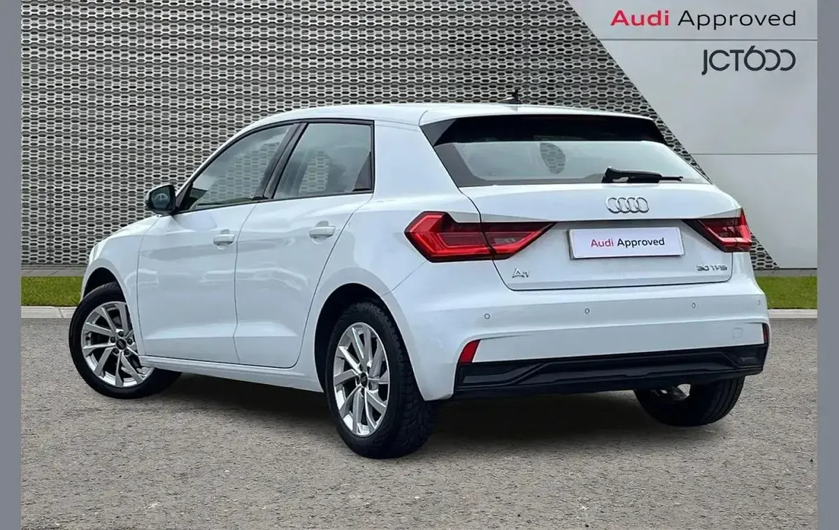 Used Audi A1 Sport 113 HP (83 kW) 2024 White SUV
