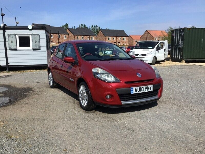 Red Used 2010 Renault Clio II Dynamique Hatchback | £3,495 (A bit pricey) - Image 1/4
