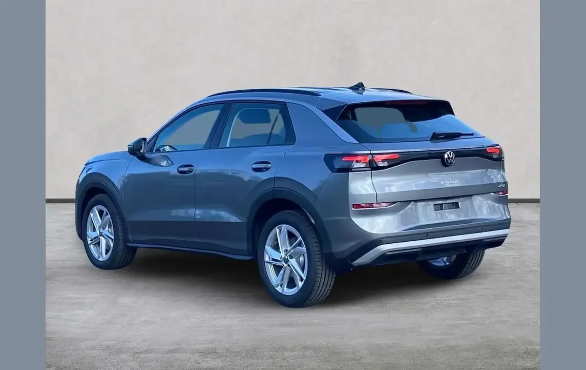 New VW T-Roc Life 113 HP (83 kW) 2025 Other SUV