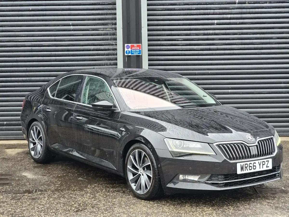 Used Skoda Superb LAURIN & KLEMENT 2016 Black Hatchback