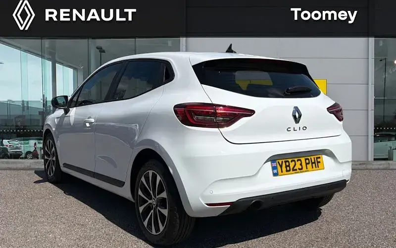 Used Renault Clio Evolution 90 HP (66 kW) 2023 White  Hatchback