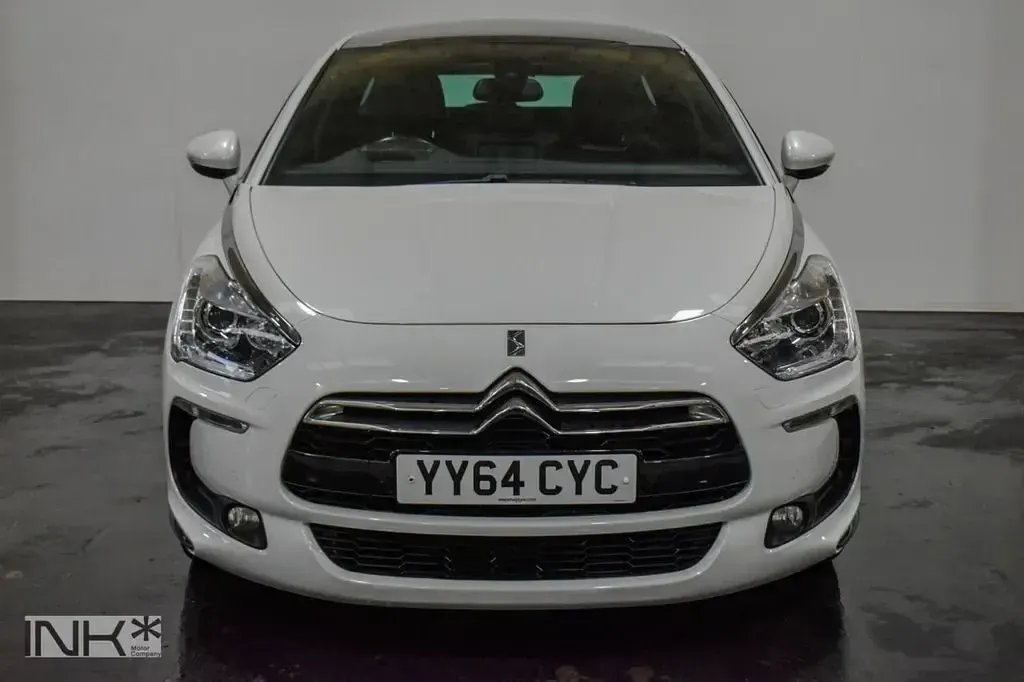 Begagnad Citroën DS5 160 HK (117 kW) 2014 Vit Halvkombi