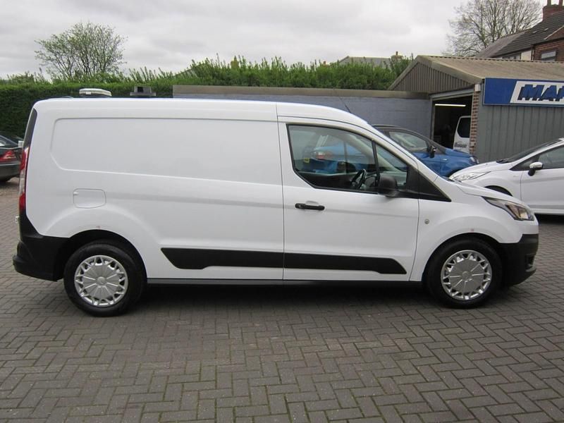 Used Ford Transit Connect 100 HP (73 kW) 2022 White MPV