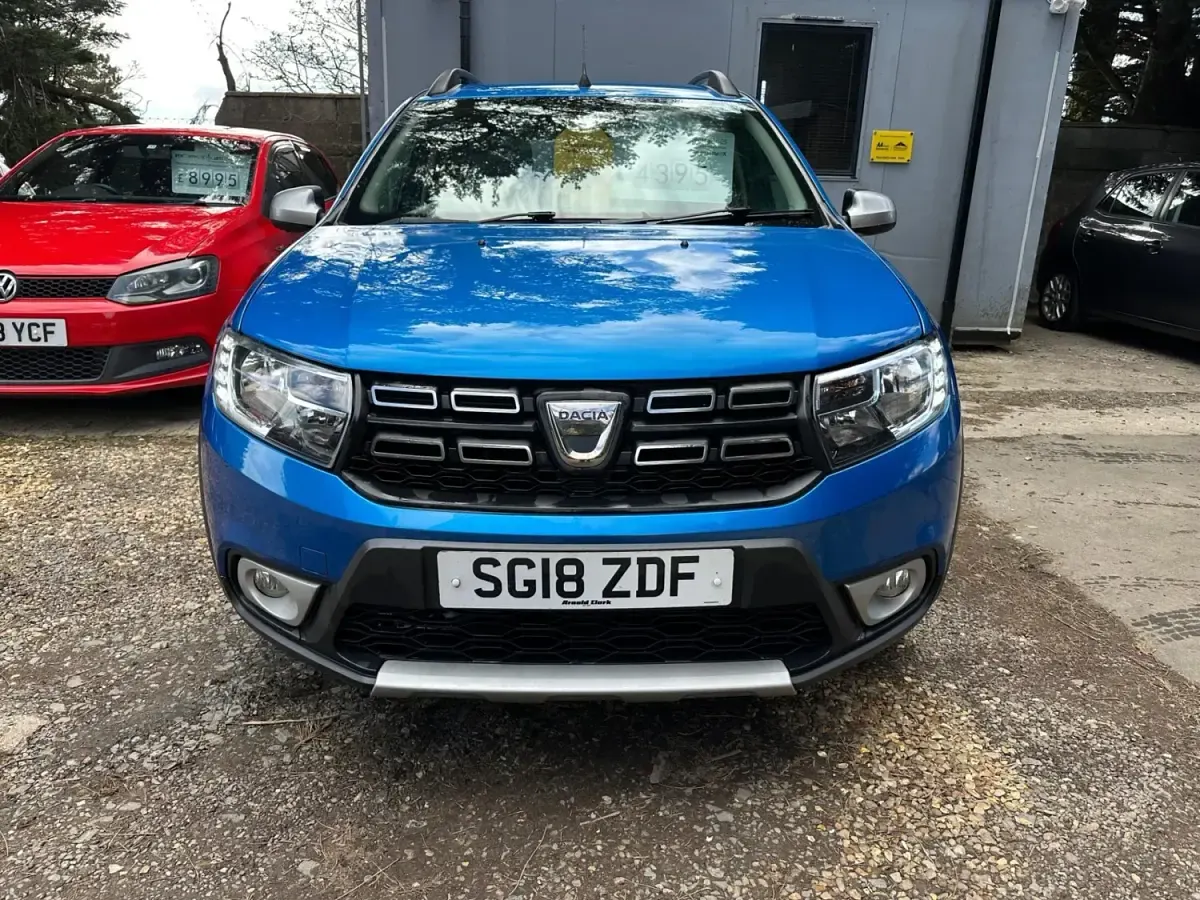 Usado Dacia Logan MCV Lauréate 2018 Azul Familiar
