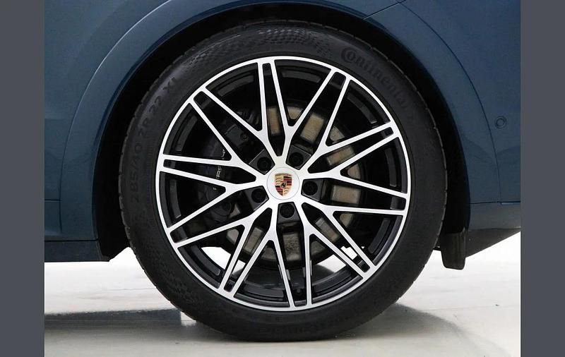 Used Porsche Cayenne 464 HP (341 kW) 2024 Blue SUV