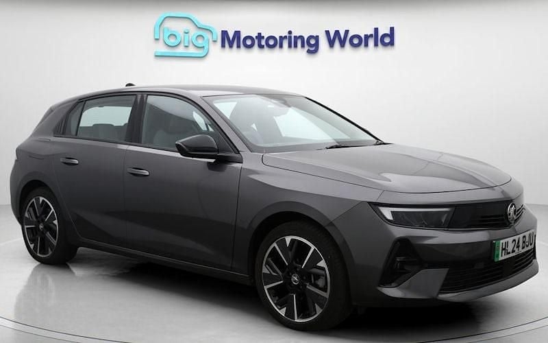 Used Vauxhall Astra Design Edition 114 kW (156 HP) 2024 Grey Hatchback