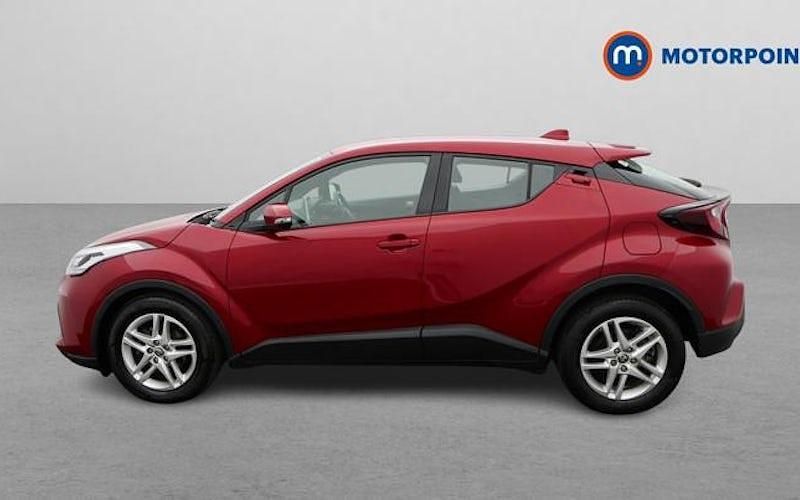 Used Toyota C-HR 122 HP (89 kW) 2022 Red SUV