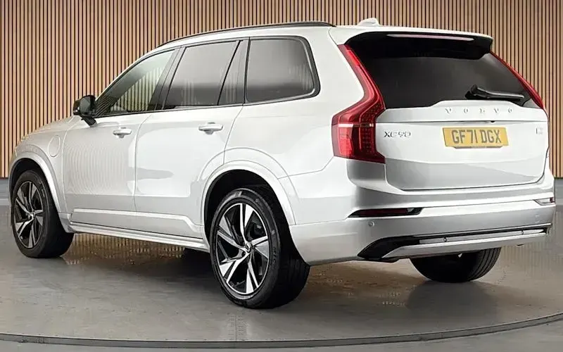 Used Volvo XC90 R-Design 390 HP (286 kW) 2021 Bright silver SUV