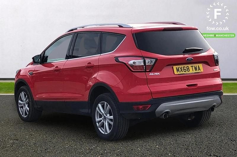 Begagnad Ford Kuga Zetec 120 HK (88 kW) 2018 Röd SUV