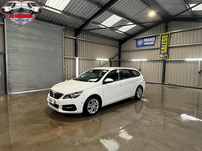 Used Peugeot 308 Active 130 HP (95 kW) 2021 White Estate