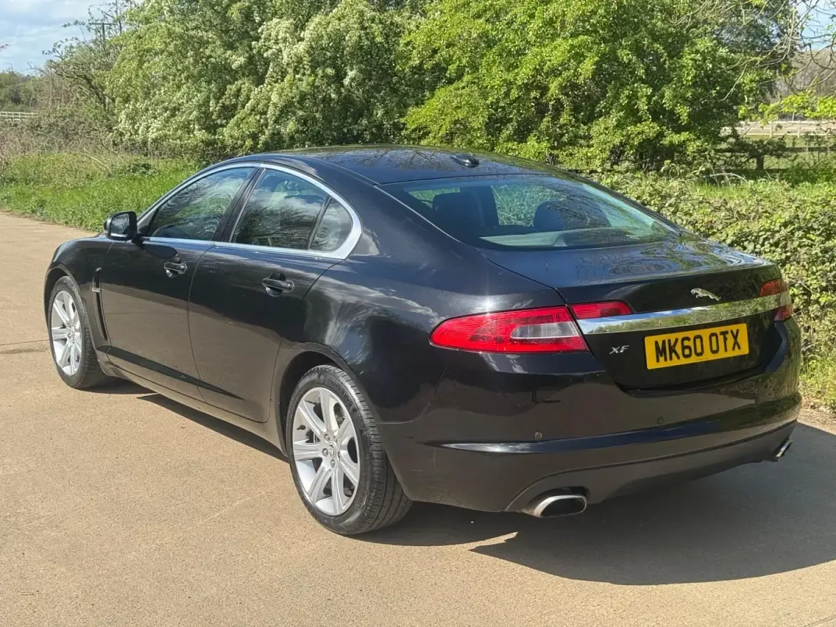 Gebraucht Jaguar XF Luxury 238 PS (175 kW) 2010 Schwarz Limousine