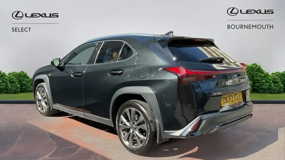 Usado Lexus UX Sport Design Packet 184 HP (135 kW) 2023 Preto SUV