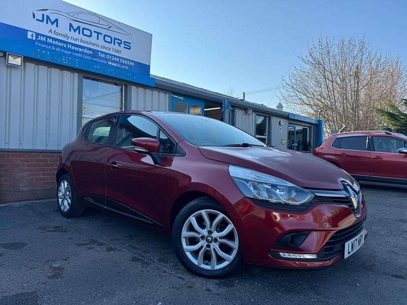Red Used 2017 Renault Clio IV Dynamique Hatchback | £5,995 (Fair price) - Image 1/4