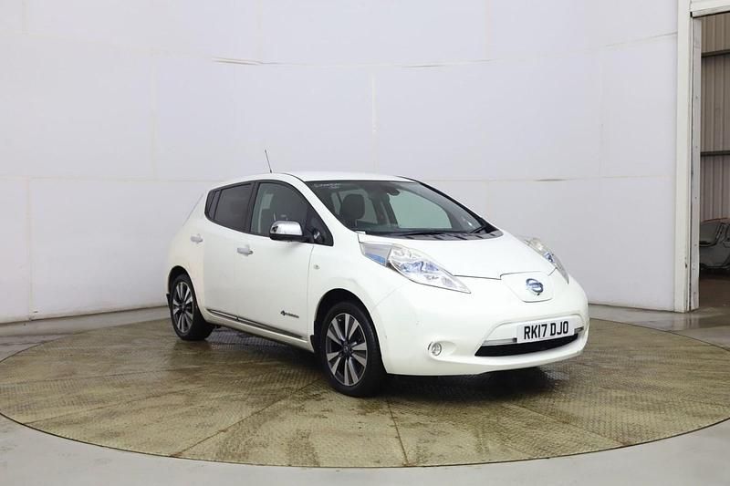 Used Nissan Leaf Tekna 80 kW (109 HP) 2017 White Hatchback