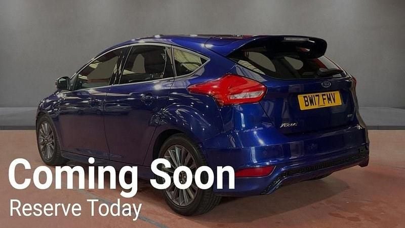 Used Ford Focus ST-Line 125 HP (91 kW) 2017 Blue Hatchback