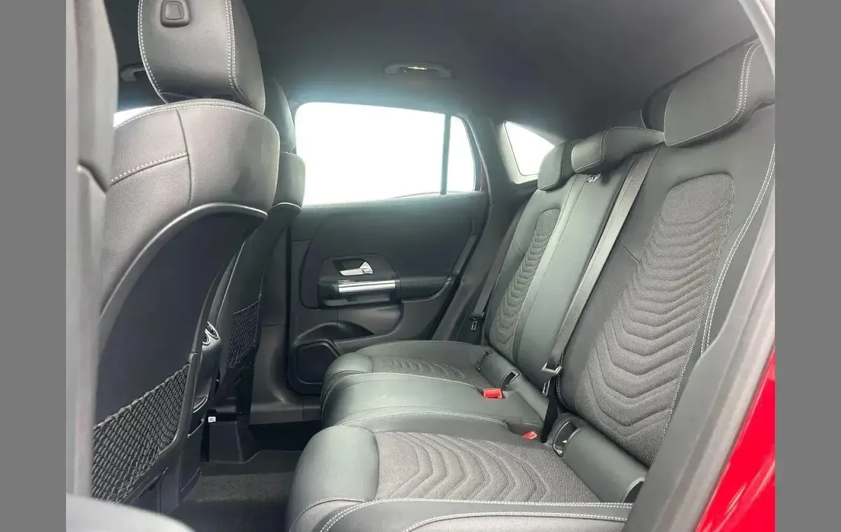 Used Mercedes GLA200 Executive 161 HP (118 kW) 2023 Red SUV