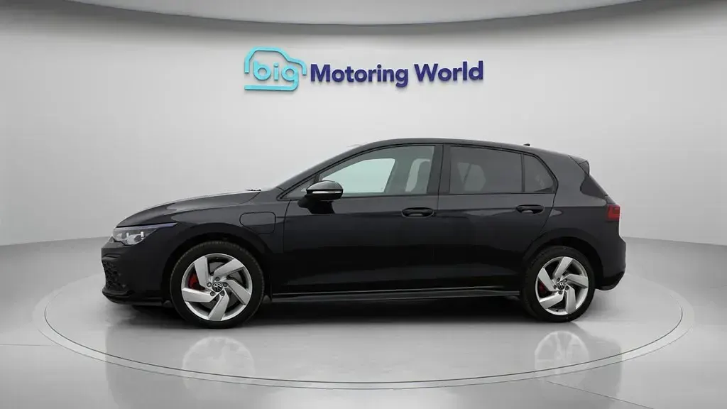 Used VW Golf VIII GTE 245 HP (180 kW) 2023 Black Hatchback