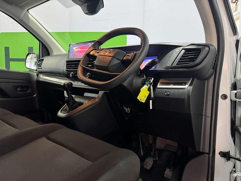 Used Vauxhall Vivaro 2024 White MPV