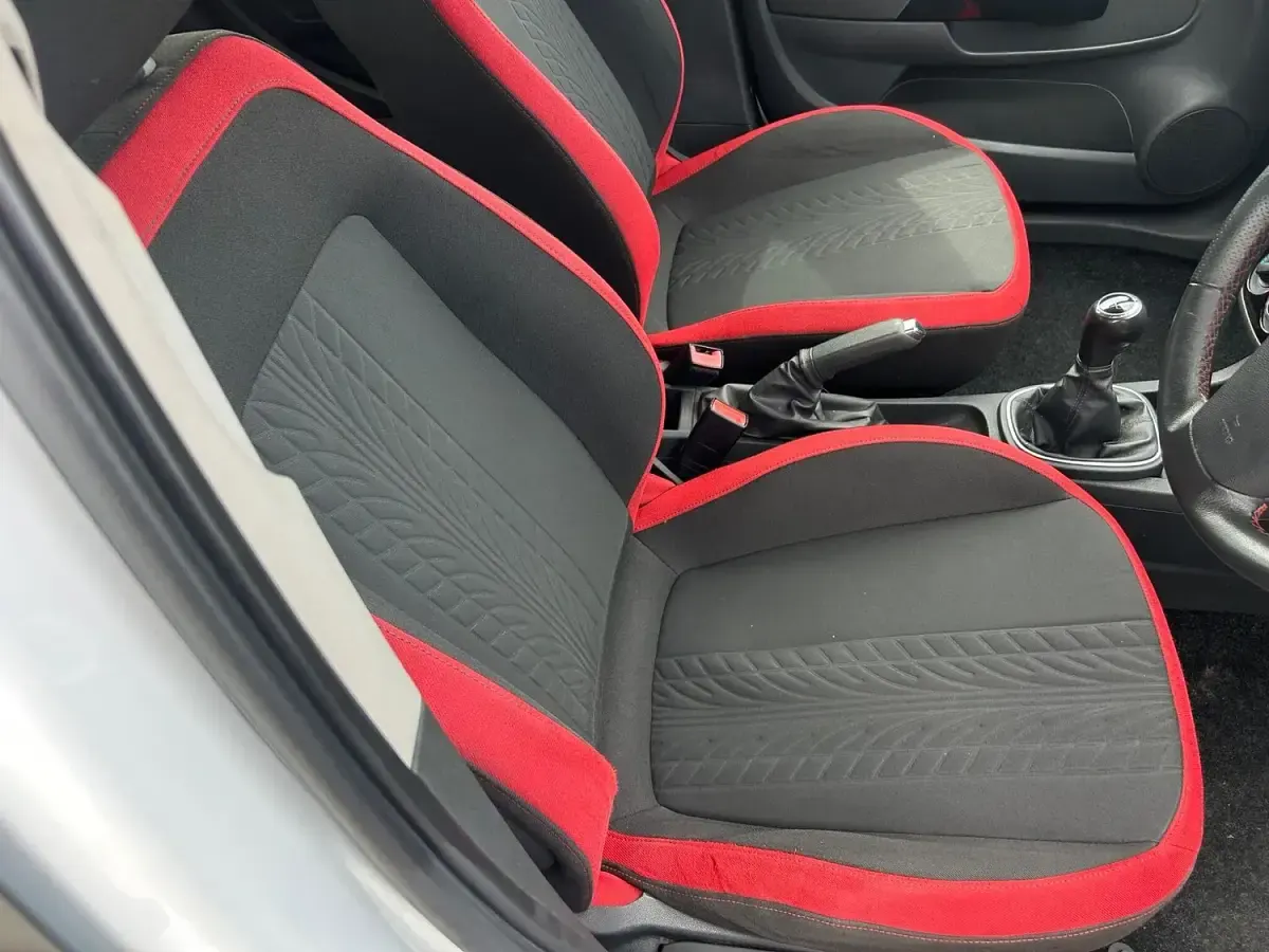 Used Vauxhall Corsa SRi 2011 White Hatchback