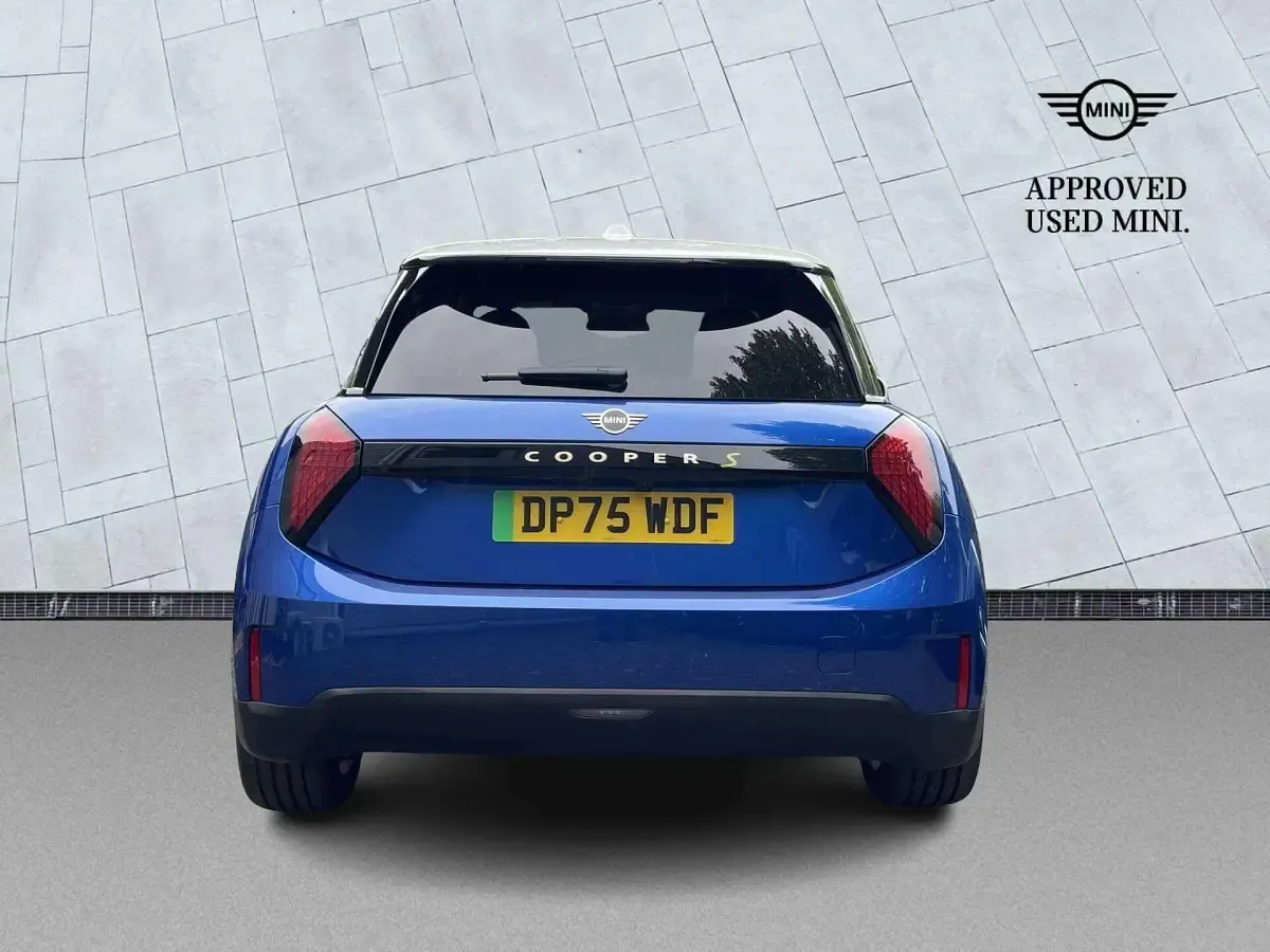 New Mini Cooper SE Hatch 158 kW (215 HP) 2026 Blue Hatchback