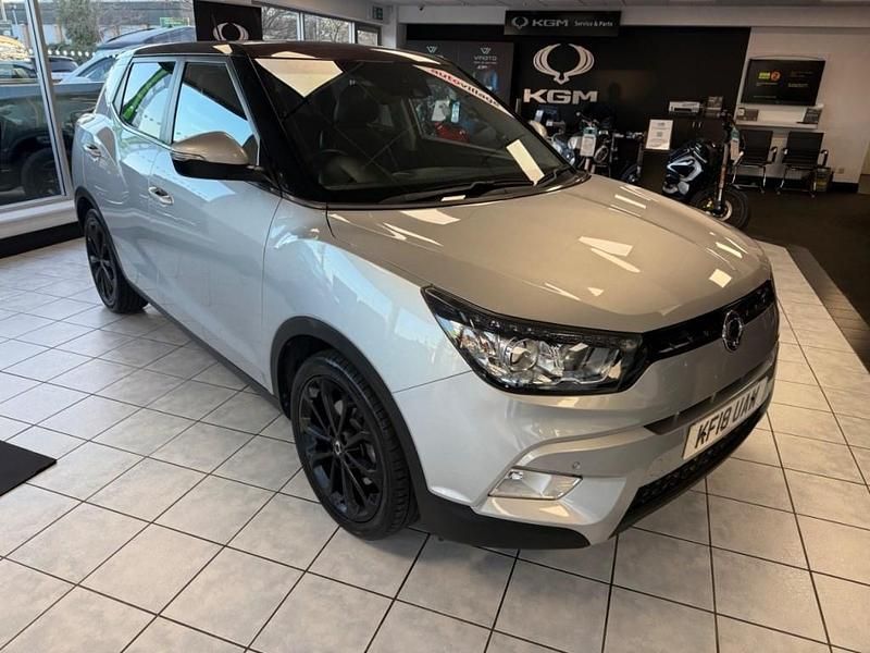 Used Ssangyong (KGM) Tivoli 128 HP (94 kW) 2018 Silver SUV
