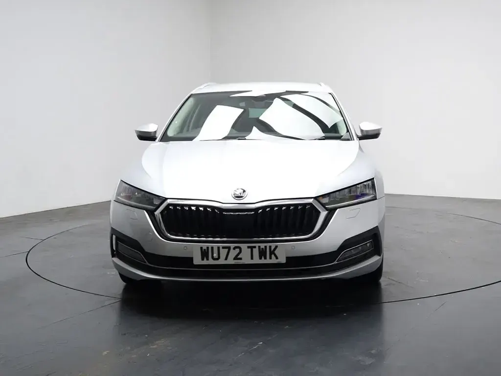 Używany Skoda Octavia SE L 204 KM (150 kW) 2022 Srebrny Kombi
