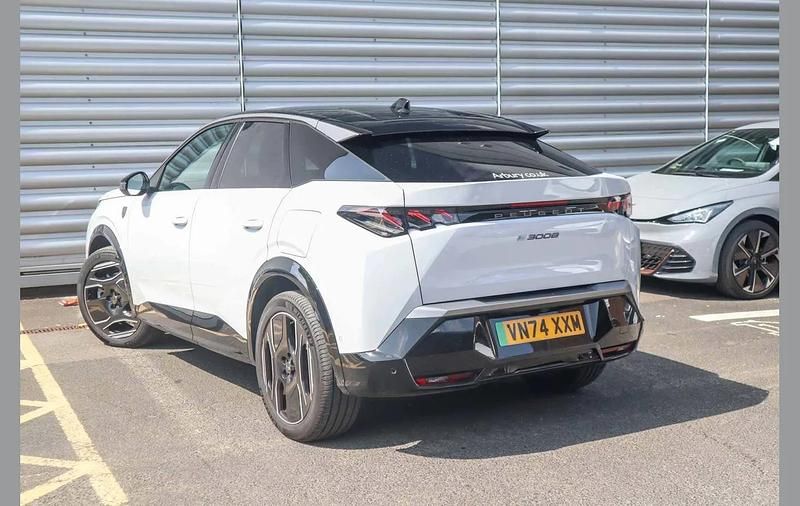 Used Peugeot e-3008 GT 156 kW (213 HP) 2024 White SUV