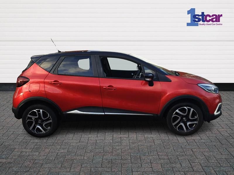 Used Renault Captur Iconic 2018 Red/black SUV