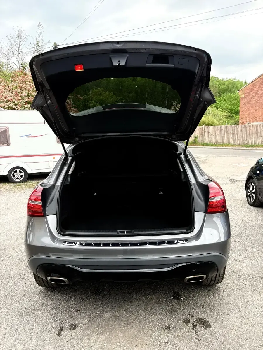 Used Mercedes GLA180 Urban 122 HP (89 kW) 2018 Grey SUV