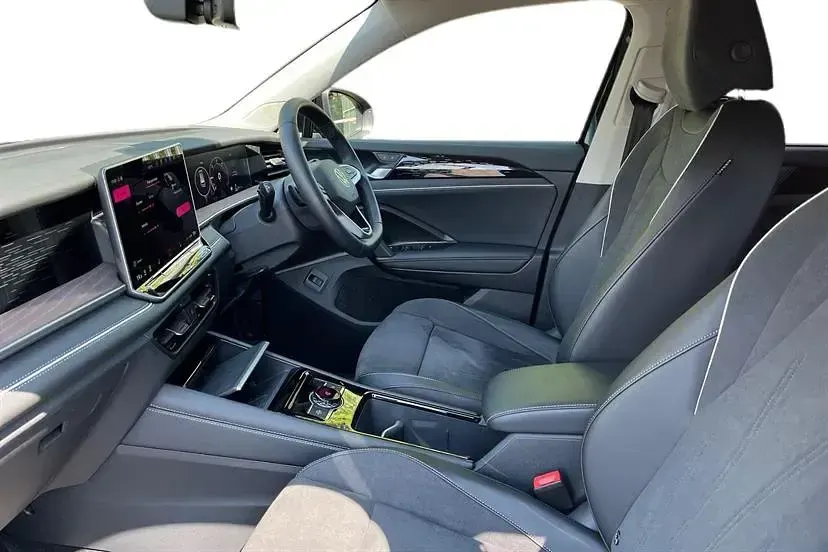 Usado VW Tayron Elegance 150 HP (110 kW) 2026 Preto SUV